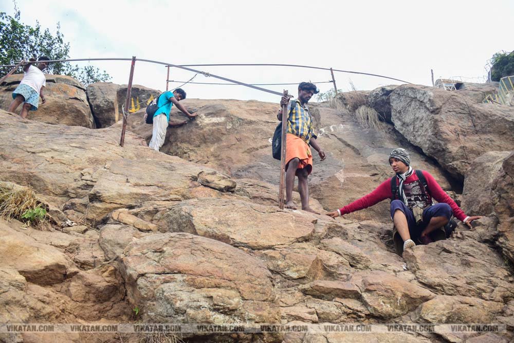 4500 அடி உயரம்; ஆகாயத்தில் ஓர் ஆலயம்! பர்வதமலை என்னும் அதிசயம்; மலைப்பாதையில் ஓர் திரில் பயணம்.. சிறப்பு படத்தொகுப்பு !! படங்கள் : சி.சுரேஷ்குமார் 4500 அடி உயரம்; ஆகாயத்தில் ஓர் ஆலயம்! பர்வதமலை என்னும் அதிசயம்; மலைப்பாதையில் ஓர் திரில் பயணம்.. சிறப்பு படத்தொகுப்பு !! படங்கள் : சி.சுரேஷ்குமார்
