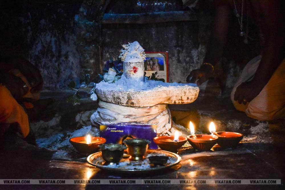 4500 அடி உயரம்; ஆகாயத்தில் ஓர் ஆலயம்! பர்வதமலை என்னும் அதிசயம்; மலைப்பாதையில் ஓர் திரில் பயணம்.. சிறப்பு படத்தொகுப்பு !! படங்கள் : சி.சுரேஷ்குமார் 4500 அடி உயரம்; ஆகாயத்தில் ஓர் ஆலயம்! பர்வதமலை என்னும் அதிசயம்; மலைப்பாதையில் ஓர் திரில் பயணம்.. சிறப்பு படத்தொகுப்பு !! படங்கள் : சி.சுரேஷ்குமார்