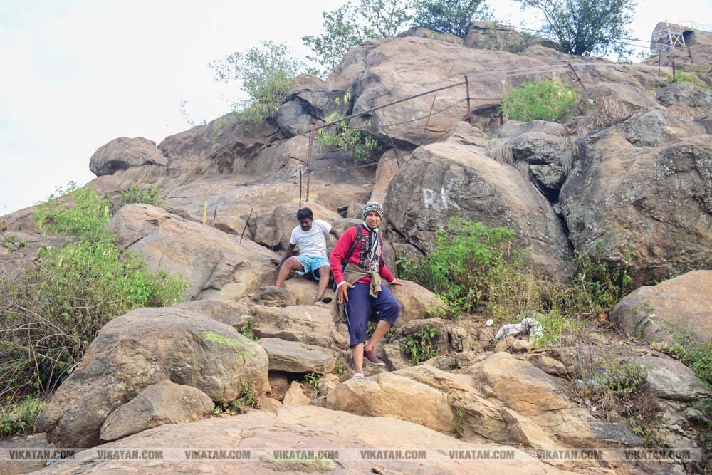 4500 அடி உயரம்; ஆகாயத்தில் ஓர் ஆலயம்! பர்வதமலை என்னும் அதிசயம்; மலைப்பாதையில் ஓர் திரில் பயணம்.. சிறப்பு படத்தொகுப்பு !! படங்கள் : சி.சுரேஷ்குமார் 4500 அடி உயரம்; ஆகாயத்தில் ஓர் ஆலயம்! பர்வதமலை என்னும் அதிசயம்; மலைப்பாதையில் ஓர் திரில் பயணம்.. சிறப்பு படத்தொகுப்பு !! படங்கள் : சி.சுரேஷ்குமார்