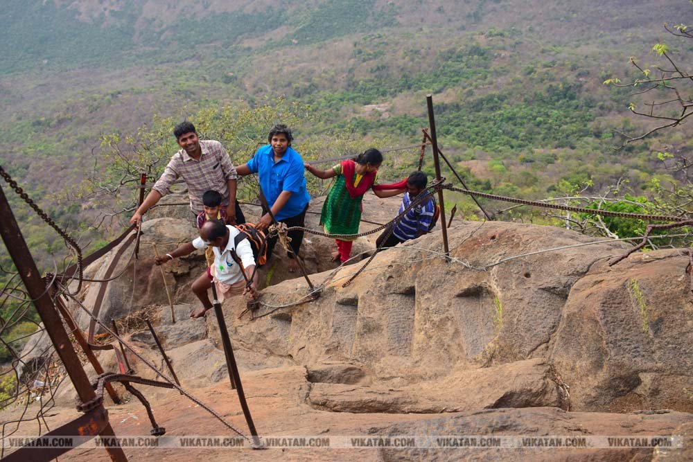 4500 அடி உயரம்; ஆகாயத்தில் ஓர் ஆலயம்! பர்வதமலை என்னும் அதிசயம்; மலைப்பாதையில் ஓர் திரில் பயணம்.. சிறப்பு படத்தொகுப்பு !! படங்கள் : சி.சுரேஷ்குமார் 4500 அடி உயரம்; ஆகாயத்தில் ஓர் ஆலயம்! பர்வதமலை என்னும் அதிசயம்; மலைப்பாதையில் ஓர் திரில் பயணம்.. சிறப்பு படத்தொகுப்பு !! படங்கள் : சி.சுரேஷ்குமார்