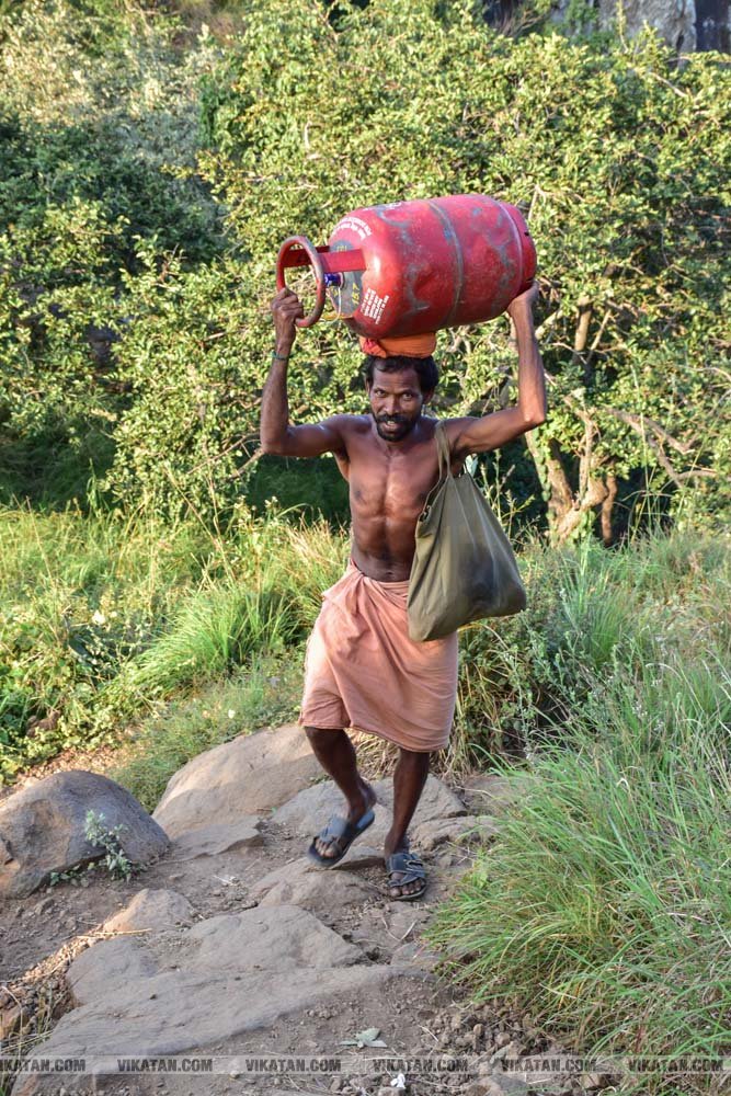 4500 அடி உயரம்; ஆகாயத்தில் ஓர் ஆலயம்! பர்வதமலை என்னும் அதிசயம்; மலைப்பாதையில் ஓர் திரில் பயணம்.. சிறப்பு படத்தொகுப்பு !! படங்கள் : சி.சுரேஷ்குமார் 4500 அடி உயரம்; ஆகாயத்தில் ஓர் ஆலயம்! பர்வதமலை என்னும் அதிசயம்; மலைப்பாதையில் ஓர் திரில் பயணம்.. சிறப்பு படத்தொகுப்பு !! படங்கள் : சி.சுரேஷ்குமார்