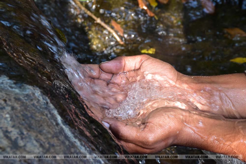 4500 அடி உயரம்; ஆகாயத்தில் ஓர் ஆலயம்! பர்வதமலை என்னும் அதிசயம்; மலைப்பாதையில் ஓர் திரில் பயணம்.. சிறப்பு படத்தொகுப்பு !! படங்கள் : சி.சுரேஷ்குமார் 4500 அடி உயரம்; ஆகாயத்தில் ஓர் ஆலயம்! பர்வதமலை என்னும் அதிசயம்; மலைப்பாதையில் ஓர் திரில் பயணம்.. சிறப்பு படத்தொகுப்பு !! படங்கள் : சி.சுரேஷ்குமார்