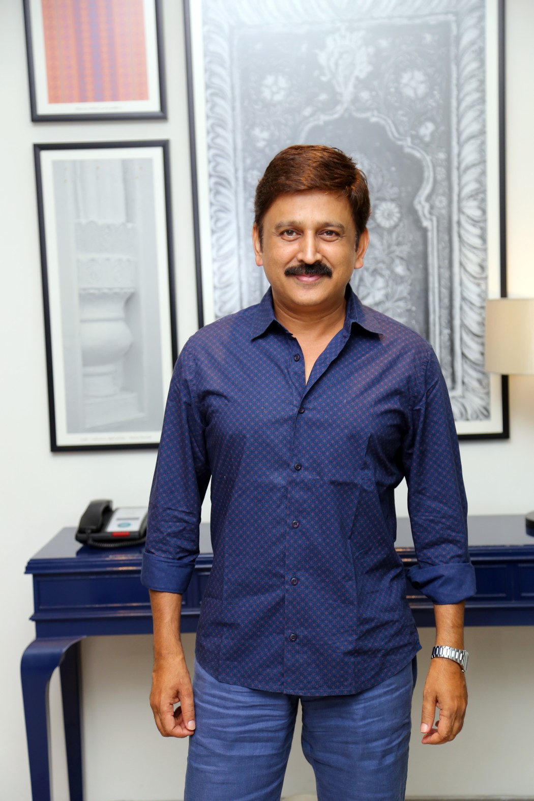 ’பாரிஸ் பாரிஸ்’ ஷூட்டிங் ஸ்பாட்டில் நடந்த பிறந்தநாள் கொண்டாட்டம்..! ’பாரிஸ் பாரிஸ்’ ஷூட்டிங் ஸ்பாட்டில் நடந்த பிறந்தநாள் கொண்டாட்டம்..!