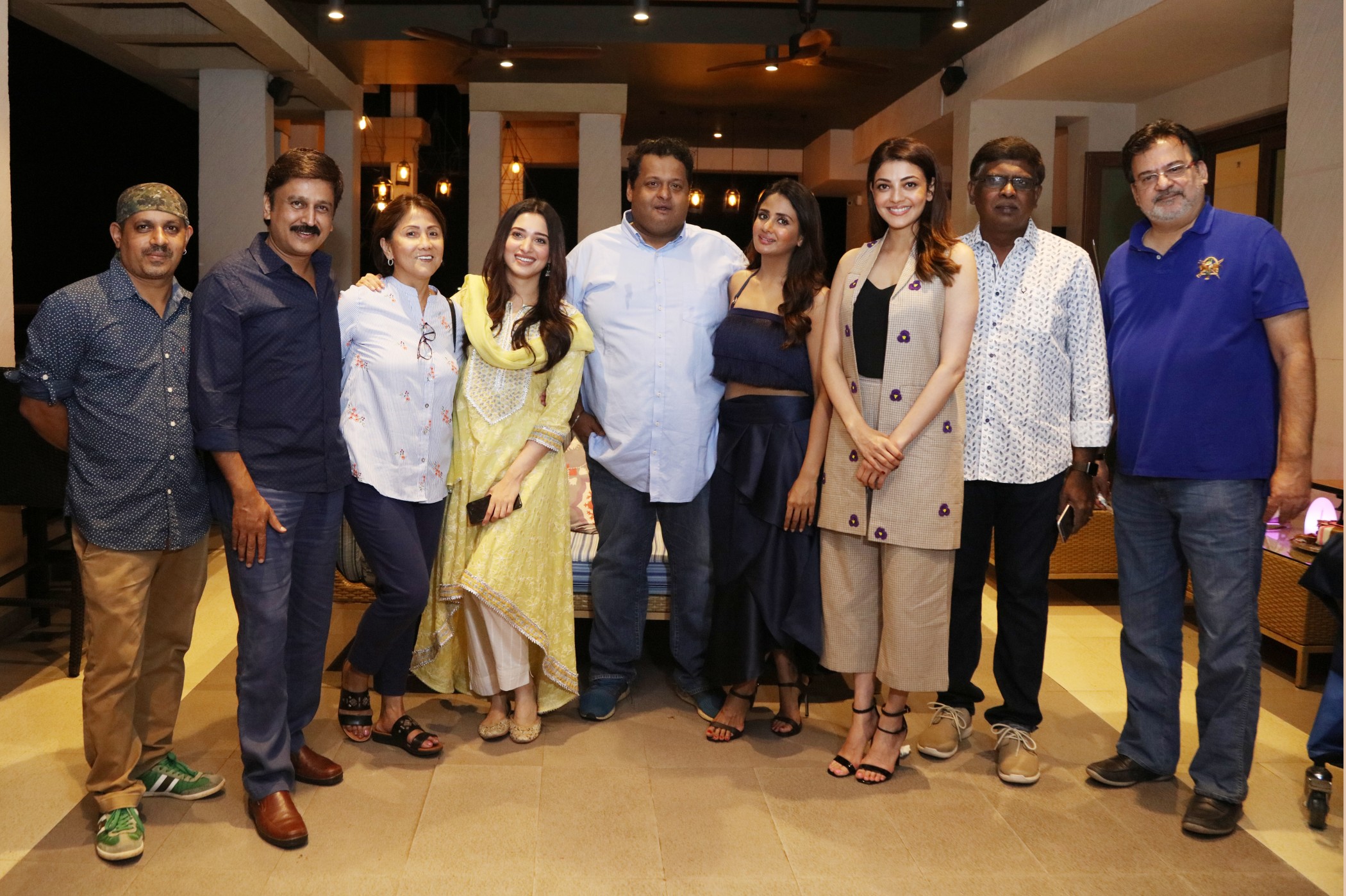 ’பாரிஸ் பாரிஸ்’ ஷூட்டிங் ஸ்பாட்டில் நடந்த பிறந்தநாள் கொண்டாட்டம்..! ’பாரிஸ் பாரிஸ்’ ஷூட்டிங் ஸ்பாட்டில் நடந்த பிறந்தநாள் கொண்டாட்டம்..!
