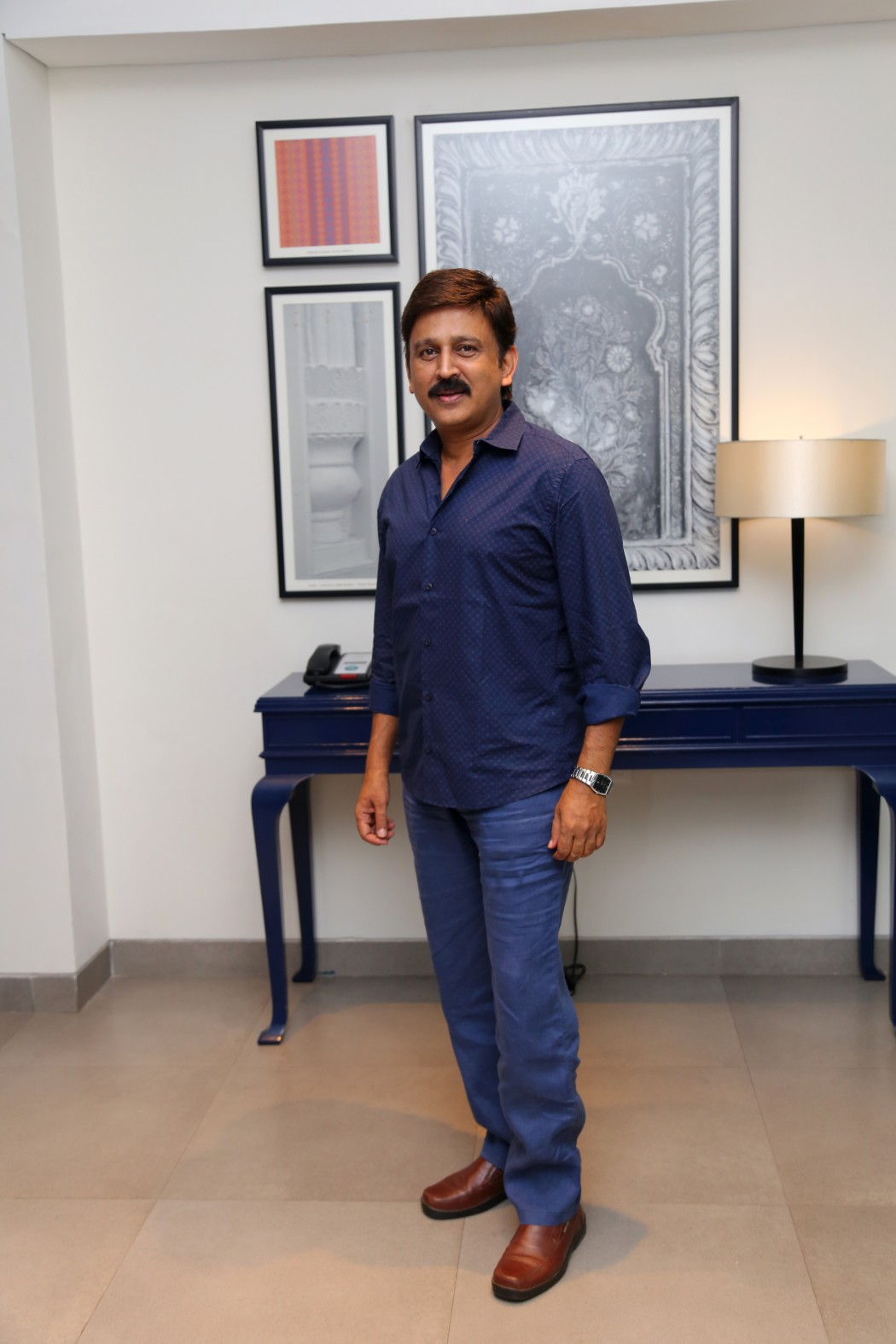 ’பாரிஸ் பாரிஸ்’ ஷூட்டிங் ஸ்பாட்டில் நடந்த பிறந்தநாள் கொண்டாட்டம்..! ’பாரிஸ் பாரிஸ்’ ஷூட்டிங் ஸ்பாட்டில் நடந்த பிறந்தநாள் கொண்டாட்டம்..!