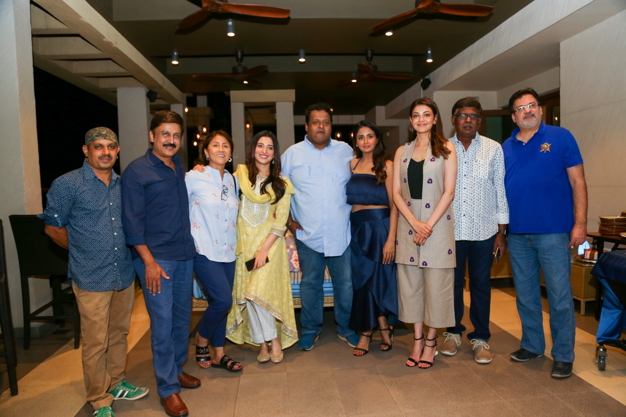 ’பாரிஸ் பாரிஸ்’ ஷூட்டிங் ஸ்பாட்டில் நடந்த பிறந்தநாள் கொண்டாட்டம்..! ’பாரிஸ் பாரிஸ்’ ஷூட்டிங் ஸ்பாட்டில் நடந்த பிறந்தநாள் கொண்டாட்டம்..!