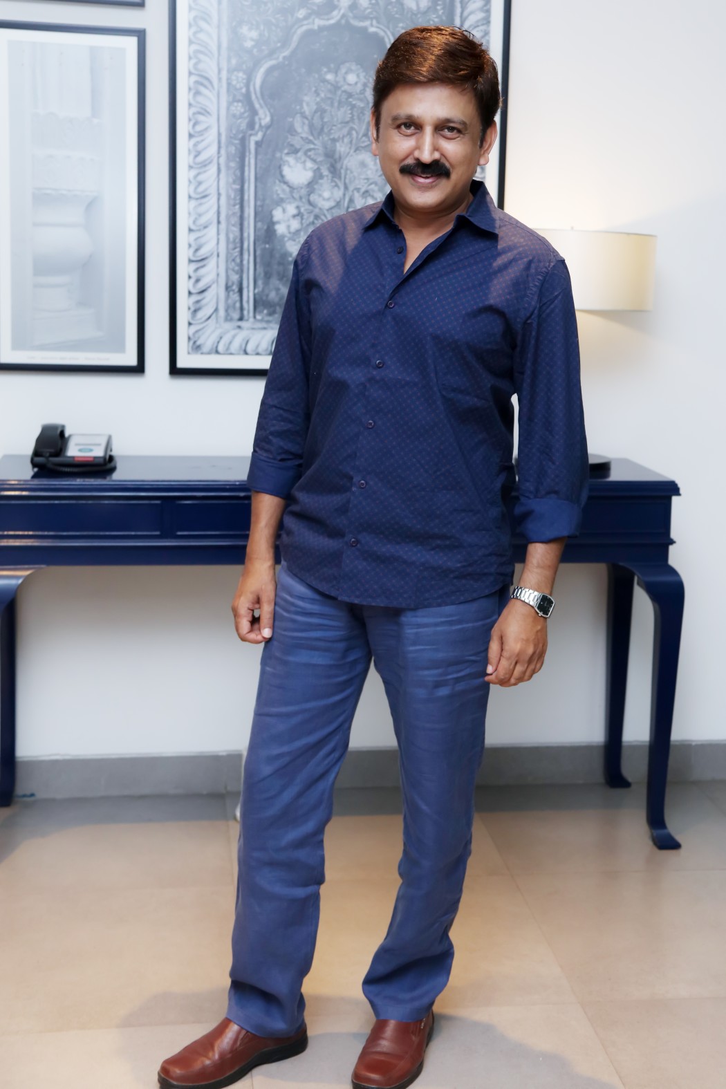 ’பாரிஸ் பாரிஸ்’ ஷூட்டிங் ஸ்பாட்டில் நடந்த பிறந்தநாள் கொண்டாட்டம்..! ’பாரிஸ் பாரிஸ்’ ஷூட்டிங் ஸ்பாட்டில் நடந்த பிறந்தநாள் கொண்டாட்டம்..!