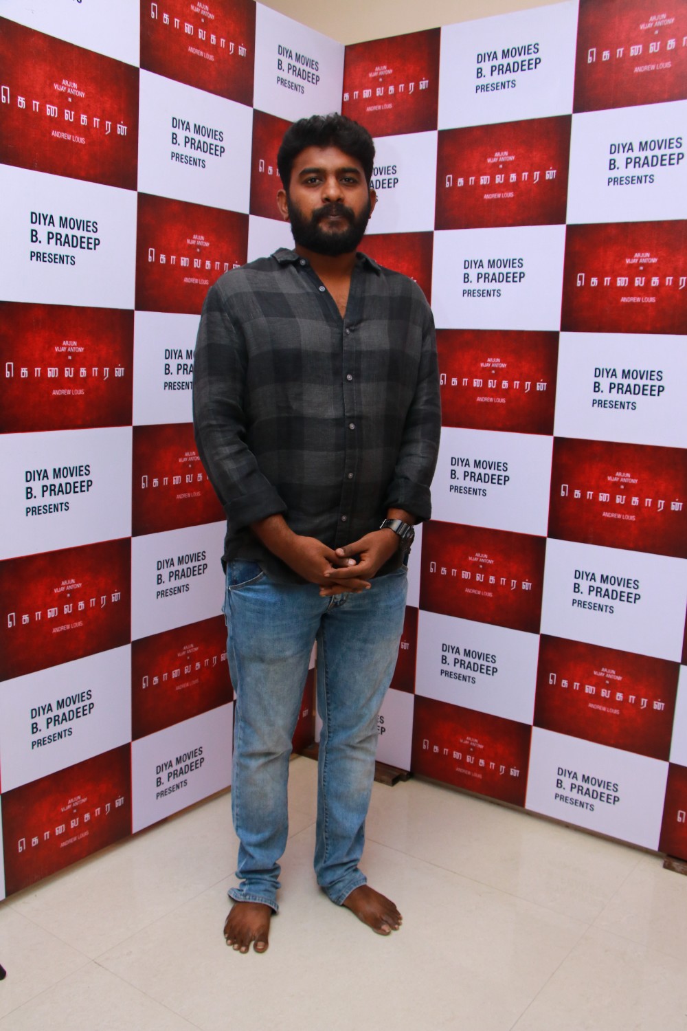 விஜய் ஆண்டனி, அர்ஜூன் நடிக்கும் ‘கொலைகாரன்’ பட பூஜை ஆல்பம்..! விஜய் ஆண்டனி, அர்ஜூன் நடிக்கும் ‘கொலைகாரன்’ பட பூஜை ஆல்பம்..!