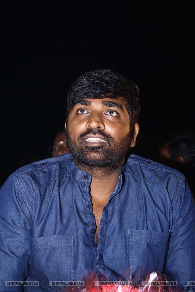 விஜய் சேதுபதி நடிக்கும் 'ஜுங்கா' ஆடியோ வெளியீட்டு விழா ஸ்டில்ஸ்... - ப.சரவணகுமார் விஜய் சேதுபதி நடிக்கும் 'ஜுங்கா' ஆடியோ வெளியீட்டு விழா ஸ்டில்ஸ்... - ப.சரவணகுமார்