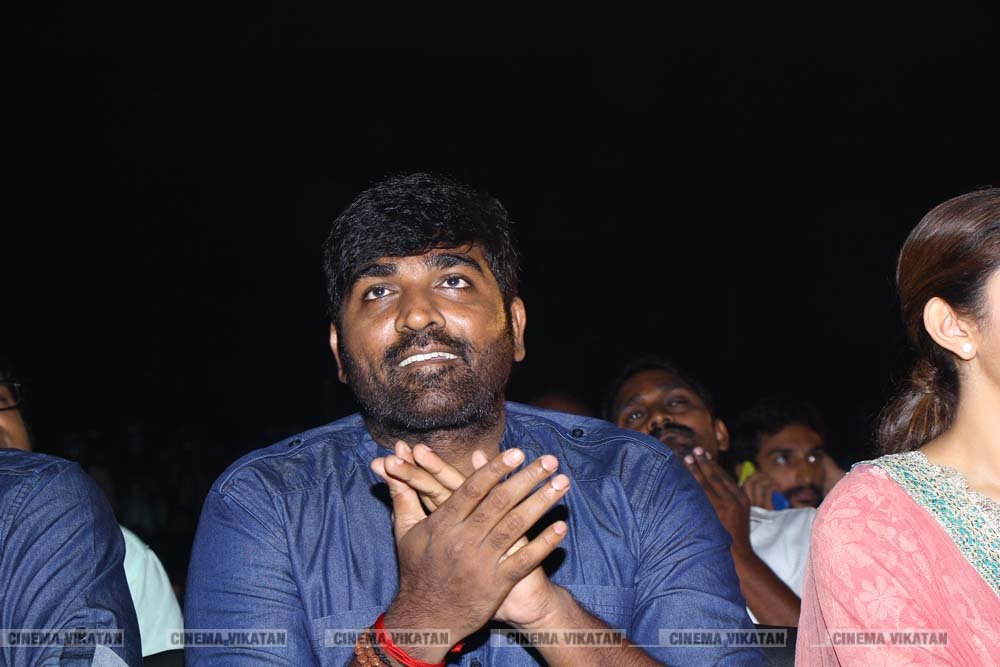 விஜய் சேதுபதி நடிக்கும் 'ஜுங்கா' ஆடியோ வெளியீட்டு விழா ஸ்டில்ஸ்... - ப.சரவணகுமார் விஜய் சேதுபதி நடிக்கும் 'ஜுங்கா' ஆடியோ வெளியீட்டு விழா ஸ்டில்ஸ்... - ப.சரவணகுமார்