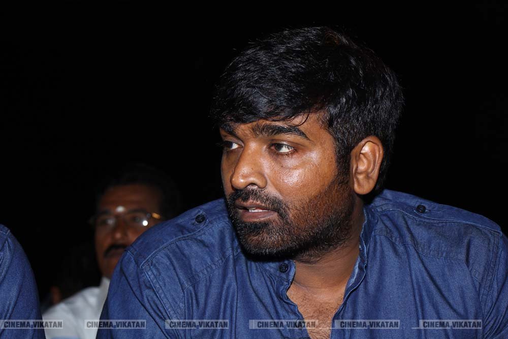 விஜய் சேதுபதி நடிக்கும் 'ஜுங்கா' ஆடியோ வெளியீட்டு விழா ஸ்டில்ஸ்... - ப.சரவணகுமார் விஜய் சேதுபதி நடிக்கும் 'ஜுங்கா' ஆடியோ வெளியீட்டு விழா ஸ்டில்ஸ்... - ப.சரவணகுமார்