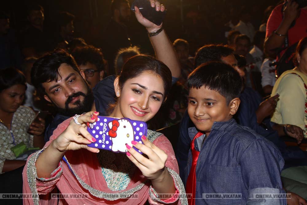 விஜய் சேதுபதி நடிக்கும் 'ஜுங்கா' ஆடியோ வெளியீட்டு விழா ஸ்டில்ஸ்... - ப.சரவணகுமார் விஜய் சேதுபதி நடிக்கும் 'ஜுங்கா' ஆடியோ வெளியீட்டு விழா ஸ்டில்ஸ்... - ப.சரவணகுமார்