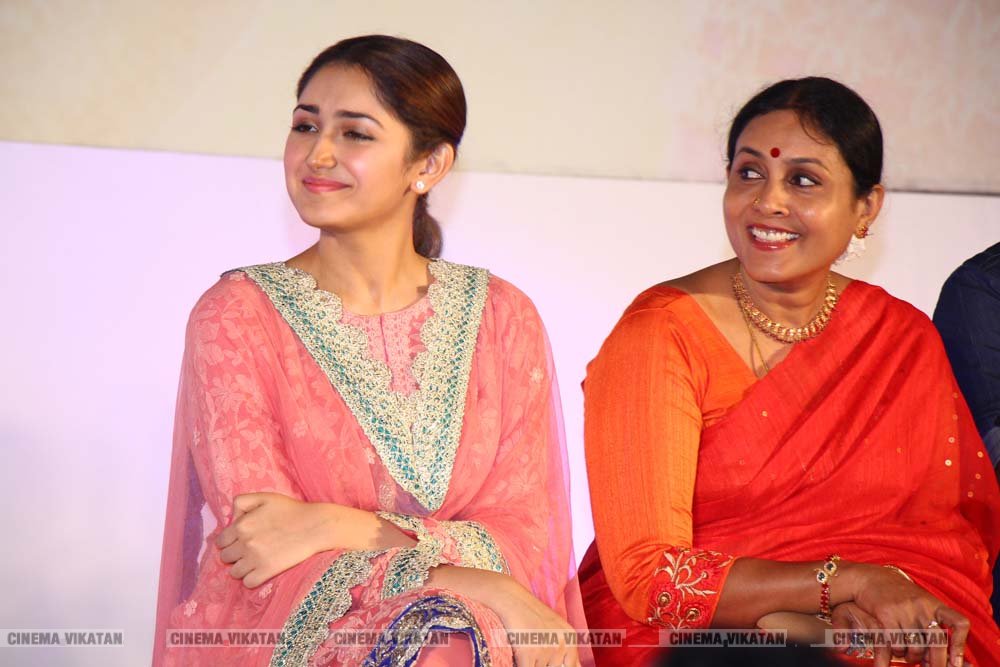 விஜய் சேதுபதி நடிக்கும் 'ஜுங்கா' ஆடியோ வெளியீட்டு விழா ஸ்டில்ஸ்... - ப.சரவணகுமார் விஜய் சேதுபதி நடிக்கும் 'ஜுங்கா' ஆடியோ வெளியீட்டு விழா ஸ்டில்ஸ்... - ப.சரவணகுமார்