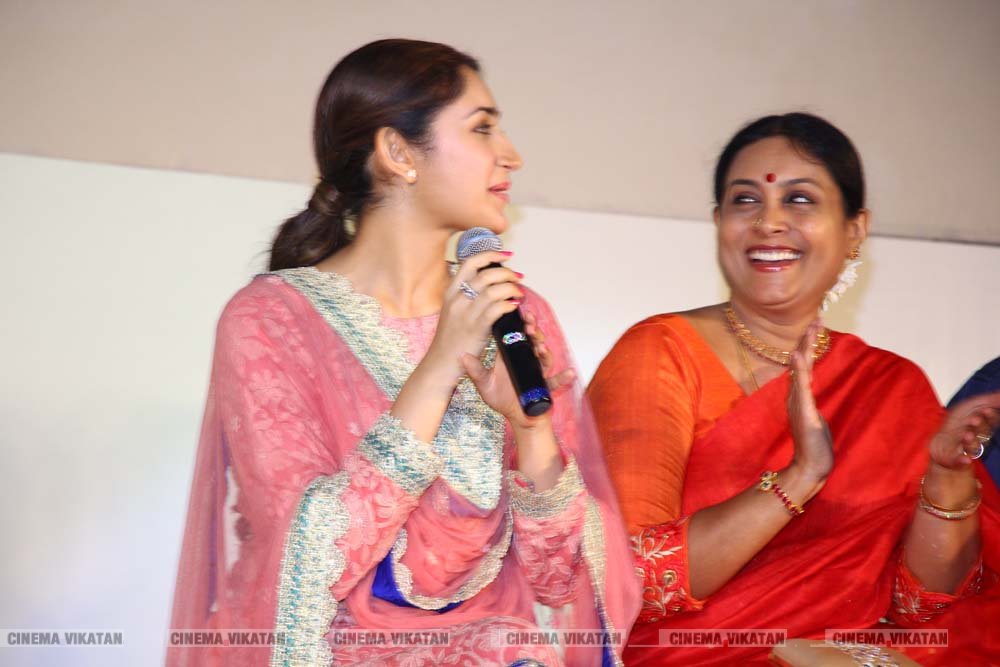 விஜய் சேதுபதி நடிக்கும் 'ஜுங்கா' ஆடியோ வெளியீட்டு விழா ஸ்டில்ஸ்... - ப.சரவணகுமார் விஜய் சேதுபதி நடிக்கும் 'ஜுங்கா' ஆடியோ வெளியீட்டு விழா ஸ்டில்ஸ்... - ப.சரவணகுமார்