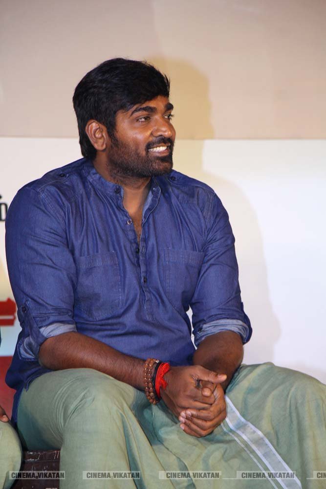 விஜய் சேதுபதி நடிக்கும் 'ஜுங்கா' ஆடியோ வெளியீட்டு விழா ஸ்டில்ஸ்... - ப.சரவணகுமார் விஜய் சேதுபதி நடிக்கும் 'ஜுங்கா' ஆடியோ வெளியீட்டு விழா ஸ்டில்ஸ்... - ப.சரவணகுமார்