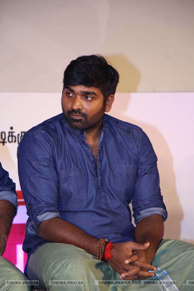 விஜய் சேதுபதி நடிக்கும் 'ஜுங்கா' ஆடியோ வெளியீட்டு விழா ஸ்டில்ஸ்... - ப.சரவணகுமார் விஜய் சேதுபதி நடிக்கும் 'ஜுங்கா' ஆடியோ வெளியீட்டு விழா ஸ்டில்ஸ்... - ப.சரவணகுமார்