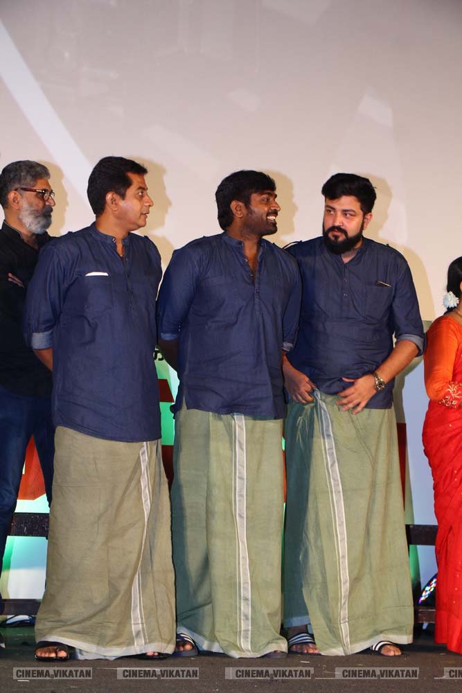 விஜய் சேதுபதி நடிக்கும் 'ஜுங்கா' ஆடியோ வெளியீட்டு விழா ஸ்டில்ஸ்... - ப.சரவணகுமார் விஜய் சேதுபதி நடிக்கும் 'ஜுங்கா' ஆடியோ வெளியீட்டு விழா ஸ்டில்ஸ்... - ப.சரவணகுமார்