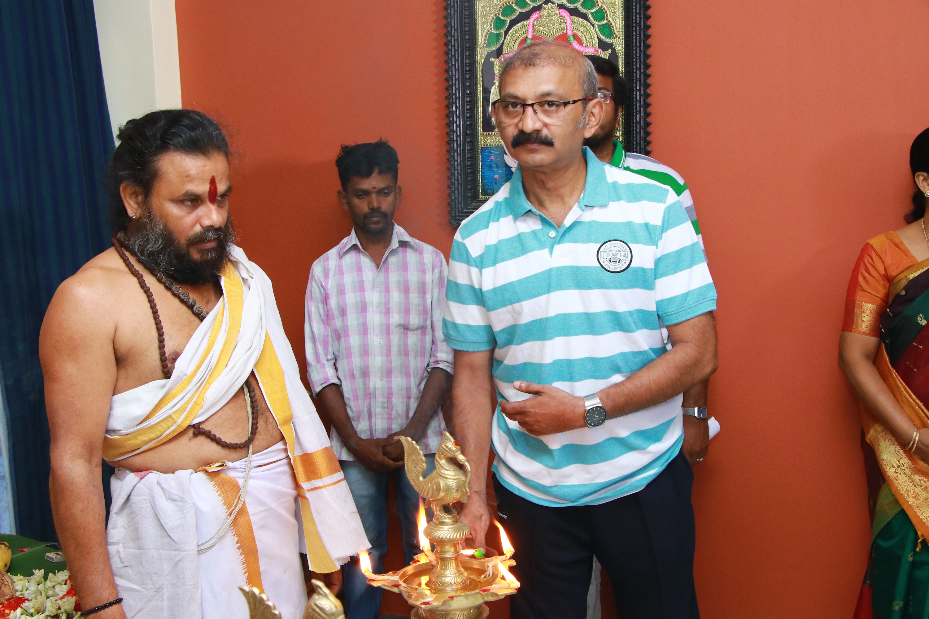 ஜோதிகா நடிக்கும் ’காற்றின் மொழி’ படத்தின் பூஜை..! ஜோதிகா நடிக்கும் ’காற்றின் மொழி’ படத்தின் பூஜை..!