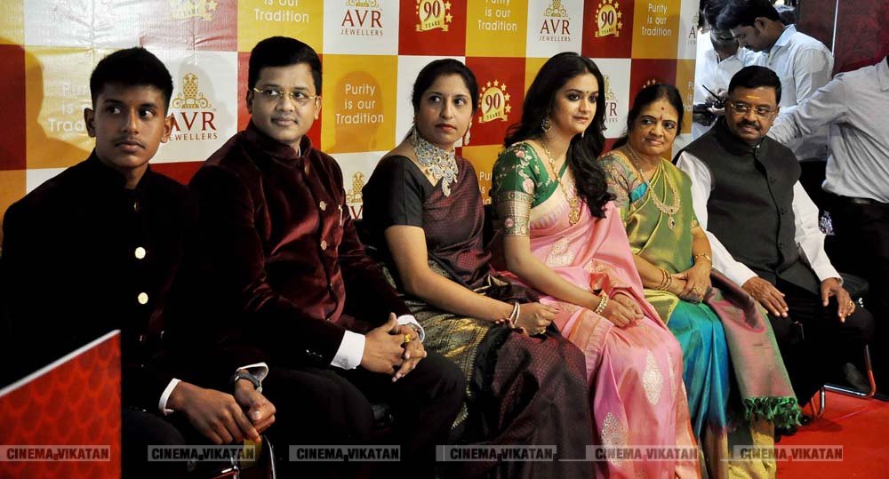கீர்த்தி சுரேஷ் லேட்டஸ்ட் ஸ்டில்ஸ் - க.தனசேகரன் கீர்த்தி சுரேஷ் லேட்டஸ்ட் ஸ்டில்ஸ் - க.தனசேகரன்