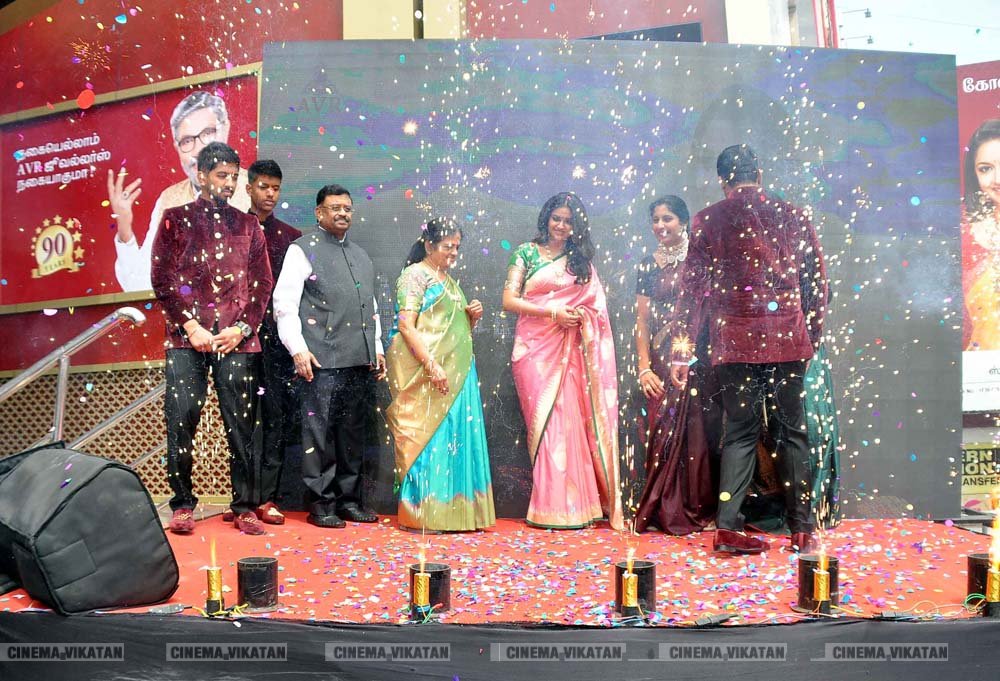 கீர்த்தி சுரேஷ் லேட்டஸ்ட் ஸ்டில்ஸ் - க.தனசேகரன் கீர்த்தி சுரேஷ் லேட்டஸ்ட் ஸ்டில்ஸ் - க.தனசேகரன்