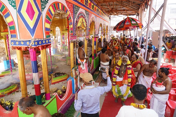 காசி விஸ்வநாதர் கோயிலுக்கு 239 ஆண்டுகளுக்குப் பின் கும்பாபிஷேகம்... தமிழரின் முயற்சி! #KashiVishwanathTemple காசி விஸ்வநாதர் கோயிலுக்கு 239 ஆண்டுகளுக்குப் பின் கும்பாபிஷேகம்... தமிழரின் முயற்சி! #KashiVishwanathTemple