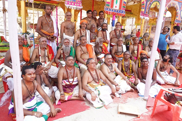 காசி விஸ்வநாதர் கோயிலுக்கு 239 ஆண்டுகளுக்குப் பின் கும்பாபிஷேகம்... தமிழரின் முயற்சி! #KashiVishwanathTemple காசி விஸ்வநாதர் கோயிலுக்கு 239 ஆண்டுகளுக்குப் பின் கும்பாபிஷேகம்... தமிழரின் முயற்சி! #KashiVishwanathTemple