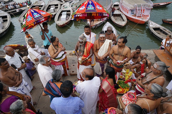 காசி விஸ்வநாதர் கோயிலுக்கு 239 ஆண்டுகளுக்குப் பின் கும்பாபிஷேகம்... தமிழரின் முயற்சி! #KashiVishwanathTemple காசி விஸ்வநாதர் கோயிலுக்கு 239 ஆண்டுகளுக்குப் பின் கும்பாபிஷேகம்... தமிழரின் முயற்சி! #KashiVishwanathTemple