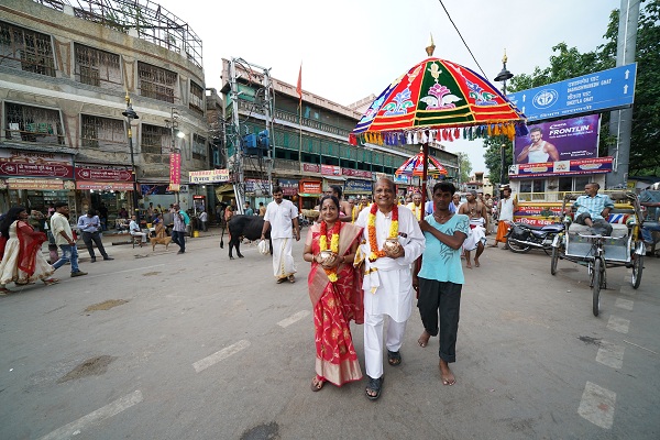 காசி விஸ்வநாதர் கோயிலுக்கு 239 ஆண்டுகளுக்குப் பின் கும்பாபிஷேகம்... தமிழரின் முயற்சி! #KashiVishwanathTemple காசி விஸ்வநாதர் கோயிலுக்கு 239 ஆண்டுகளுக்குப் பின் கும்பாபிஷேகம்... தமிழரின் முயற்சி! #KashiVishwanathTemple