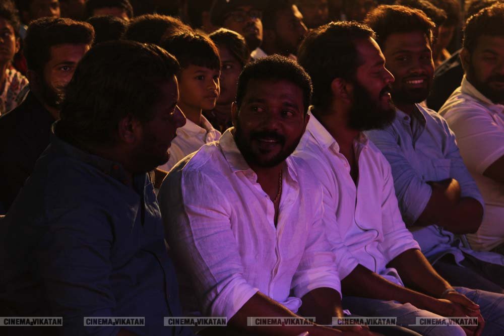 மதுரையில் நடந்த ’மாணவன்’ ஆல்பம் வெளியீட்டு விழா..! - படங்கள் - மா.ச.புவனேஷ்வர் மதுரையில் நடந்த ’மாணவன்’ ஆல்பம் வெளியீட்டு விழா..! - படங்கள் - மா.ச.புவனேஷ்வர்