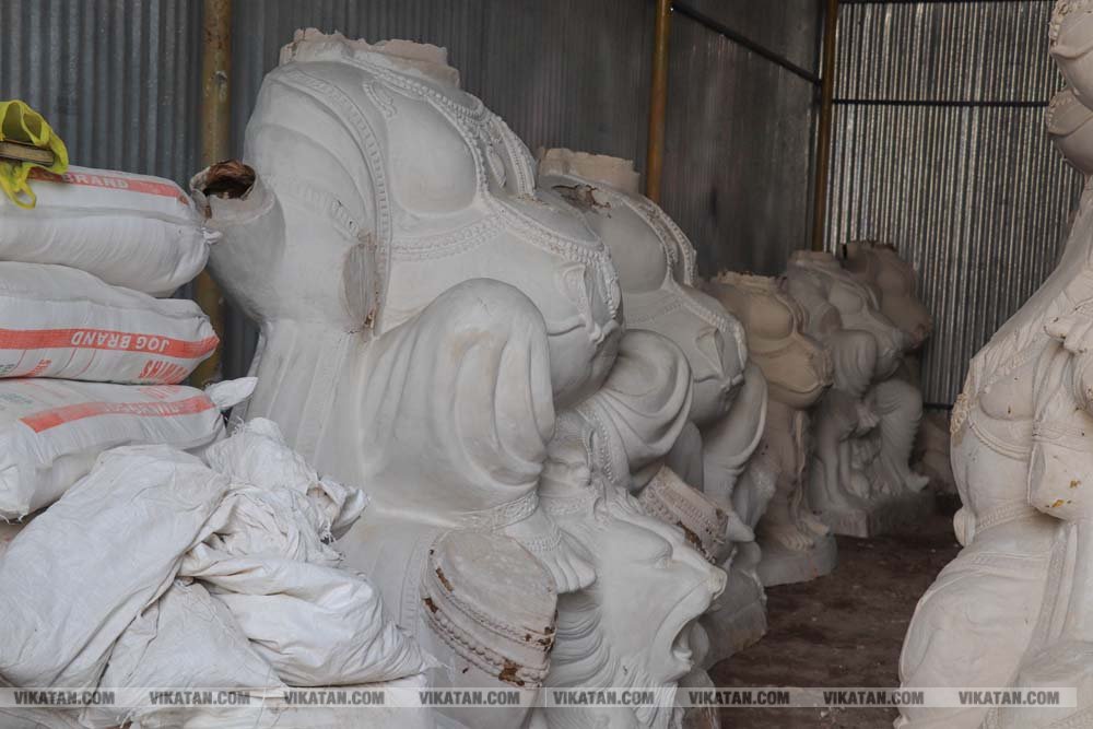 சதுர்த்தியை முன்னிட்டு விழுப்புரத்தில் பல வடிவங்களில் தயாராகும் விநாயகர் சிலைகள்... படங்கள்: - சு.விக்னேஷ்குமார் சதுர்த்தியை முன்னிட்டு விழுப்புரத்தில் பல வடிவங்களில் தயாராகும் விநாயகர் சிலைகள்... படங்கள்: - சு.விக்னேஷ்குமார்