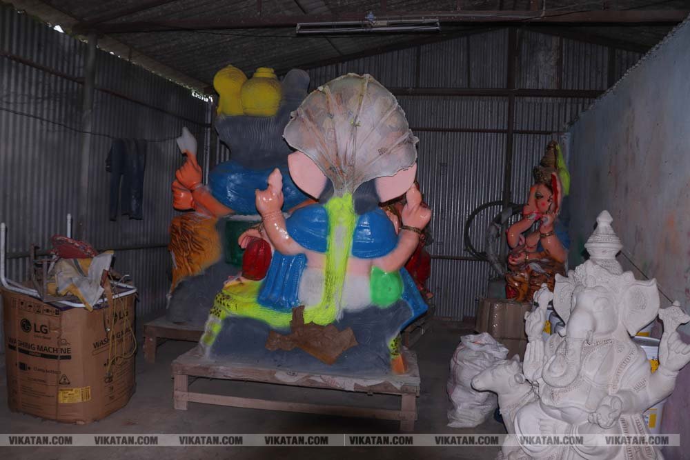சதுர்த்தியை முன்னிட்டு விழுப்புரத்தில் பல வடிவங்களில் தயாராகும் விநாயகர் சிலைகள்... படங்கள்: - சு.விக்னேஷ்குமார் சதுர்த்தியை முன்னிட்டு விழுப்புரத்தில் பல வடிவங்களில் தயாராகும் விநாயகர் சிலைகள்... படங்கள்: - சு.விக்னேஷ்குமார்