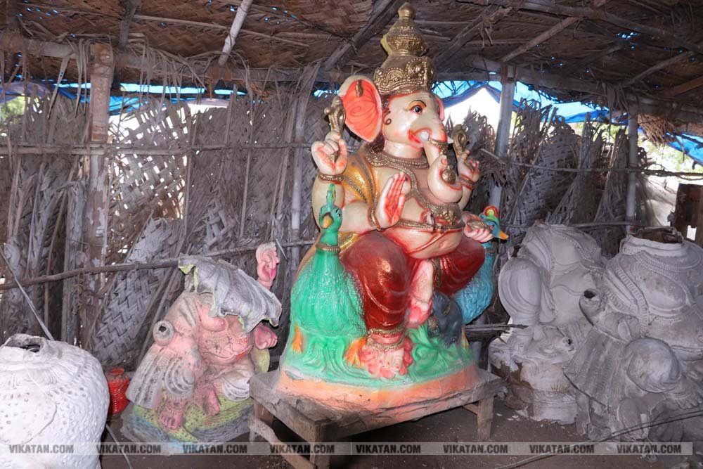 சதுர்த்தியை முன்னிட்டு விழுப்புரத்தில் பல வடிவங்களில் தயாராகும் விநாயகர் சிலைகள்... படங்கள்: - சு.விக்னேஷ்குமார் சதுர்த்தியை முன்னிட்டு விழுப்புரத்தில் பல வடிவங்களில் தயாராகும் விநாயகர் சிலைகள்... படங்கள்: - சு.விக்னேஷ்குமார்