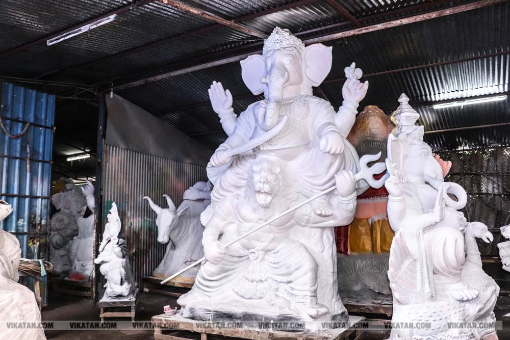 சதுர்த்தியை முன்னிட்டு விழுப்புரத்தில் பல வடிவங்களில் தயாராகும் விநாயகர் சிலைகள்... படங்கள்: - சு.விக்னேஷ்குமார் சதுர்த்தியை முன்னிட்டு விழுப்புரத்தில் பல வடிவங்களில் தயாராகும் விநாயகர் சிலைகள்... படங்கள்: - சு.விக்னேஷ்குமார்