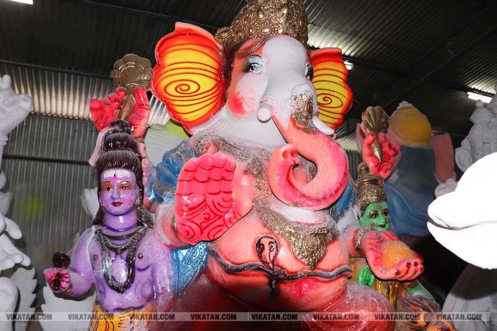 சதுர்த்தியை முன்னிட்டு விழுப்புரத்தில் பல வடிவங்களில் தயாராகும் விநாயகர் சிலைகள்... படங்கள்: - சு.விக்னேஷ்குமார் சதுர்த்தியை முன்னிட்டு விழுப்புரத்தில் பல வடிவங்களில் தயாராகும் விநாயகர் சிலைகள்... படங்கள்: - சு.விக்னேஷ்குமார்