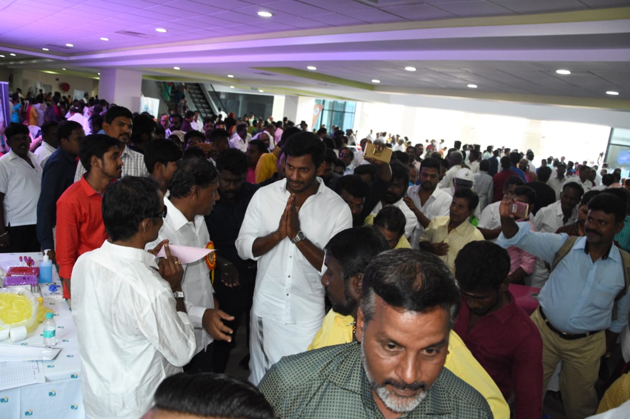 திரைப்பிரபலங்கள் பங்கேற்ற தென்னிந்திய நடிகர் சங்க 65ம் ஆண்டு பேரவைக் கூட்டம்... படங்கள்: வி.ஶ்ரீனிவாசுலு திரைப்பிரபலங்கள் பங்கேற்ற தென்னிந்திய நடிகர் சங்க 65ம் ஆண்டு பேரவைக் கூட்டம்... படங்கள்: வி.ஶ்ரீனிவாசுலு