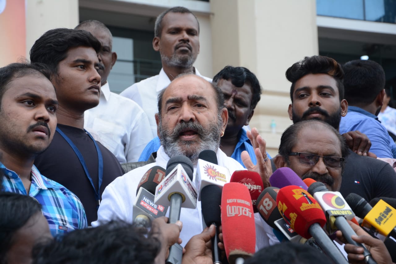 திரைப்பிரபலங்கள் பங்கேற்ற தென்னிந்திய நடிகர் சங்க 65ம் ஆண்டு பேரவைக் கூட்டம்... படங்கள்: வி.ஶ்ரீனிவாசுலு திரைப்பிரபலங்கள் பங்கேற்ற தென்னிந்திய நடிகர் சங்க 65ம் ஆண்டு பேரவைக் கூட்டம்... படங்கள்: வி.ஶ்ரீனிவாசுலு