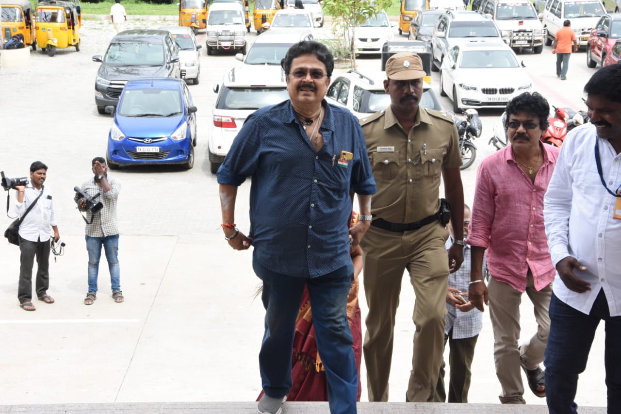திரைப்பிரபலங்கள் பங்கேற்ற தென்னிந்திய நடிகர் சங்க 65ம் ஆண்டு பேரவைக் கூட்டம்... படங்கள்: வி.ஶ்ரீனிவாசுலு திரைப்பிரபலங்கள் பங்கேற்ற தென்னிந்திய நடிகர் சங்க 65ம் ஆண்டு பேரவைக் கூட்டம்... படங்கள்: வி.ஶ்ரீனிவாசுலு