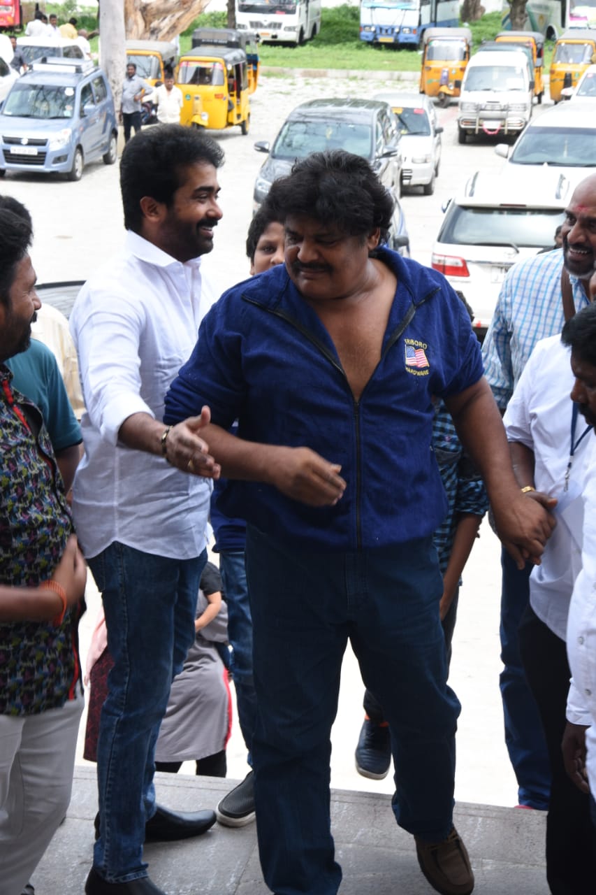 திரைப்பிரபலங்கள் பங்கேற்ற தென்னிந்திய நடிகர் சங்க 65ம் ஆண்டு பேரவைக் கூட்டம்... படங்கள்: வி.ஶ்ரீனிவாசுலு திரைப்பிரபலங்கள் பங்கேற்ற தென்னிந்திய நடிகர் சங்க 65ம் ஆண்டு பேரவைக் கூட்டம்... படங்கள்: வி.ஶ்ரீனிவாசுலு