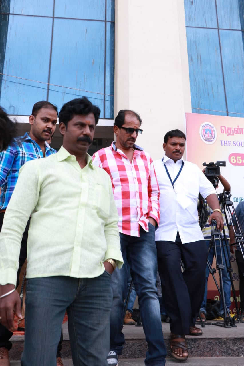 திரைப்பிரபலங்கள் பங்கேற்ற தென்னிந்திய நடிகர் சங்க 65ம் ஆண்டு பேரவைக் கூட்டம்... படங்கள்: வி.ஶ்ரீனிவாசுலு திரைப்பிரபலங்கள் பங்கேற்ற தென்னிந்திய நடிகர் சங்க 65ம் ஆண்டு பேரவைக் கூட்டம்... படங்கள்: வி.ஶ்ரீனிவாசுலு