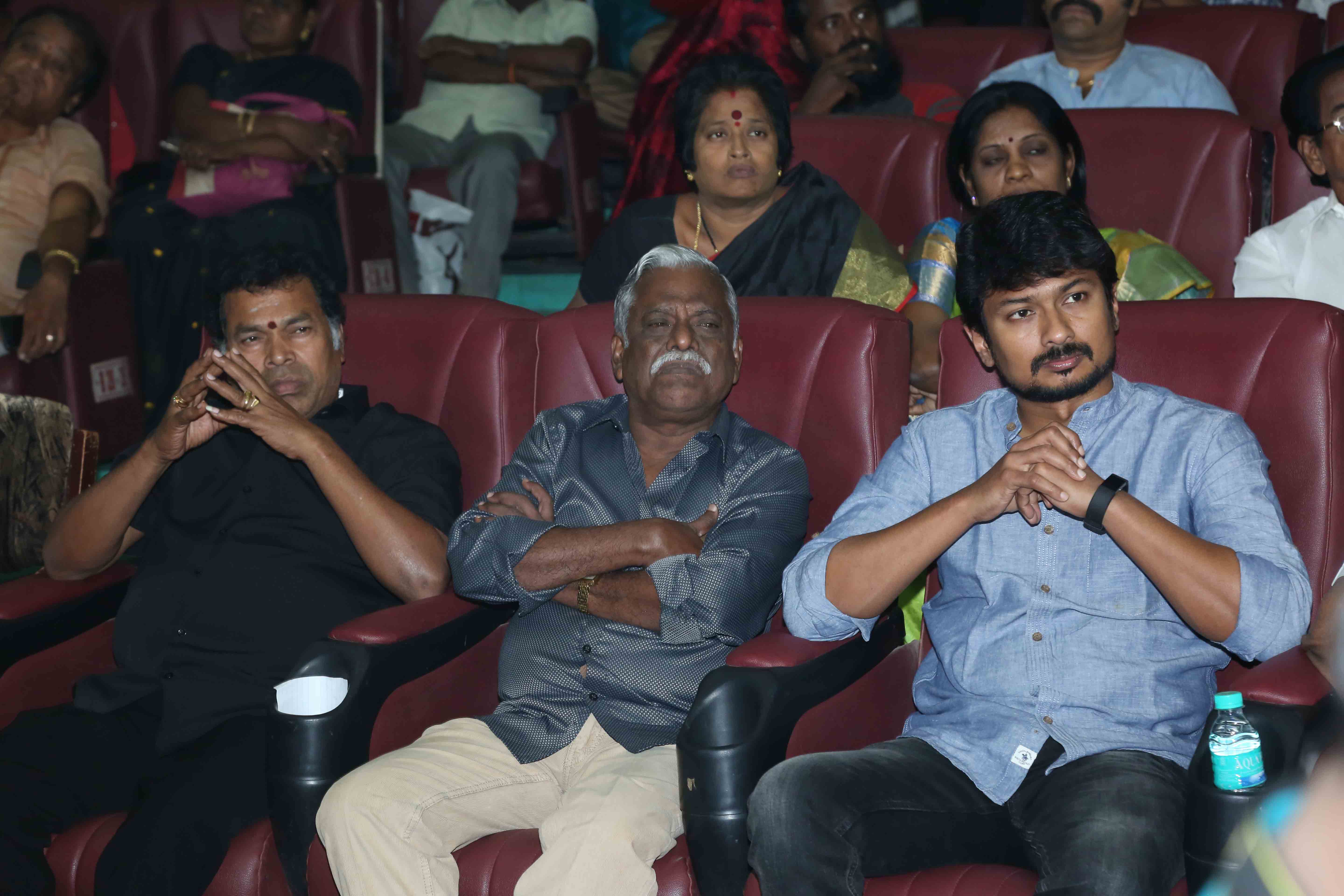 கருணாநிதிக்கு அஞ்சலி செலுத்திய தமிழ் சினிமாத்துறையினர்..! கருணாநிதிக்கு அஞ்சலி செலுத்திய தமிழ் சினிமாத்துறையினர்..!