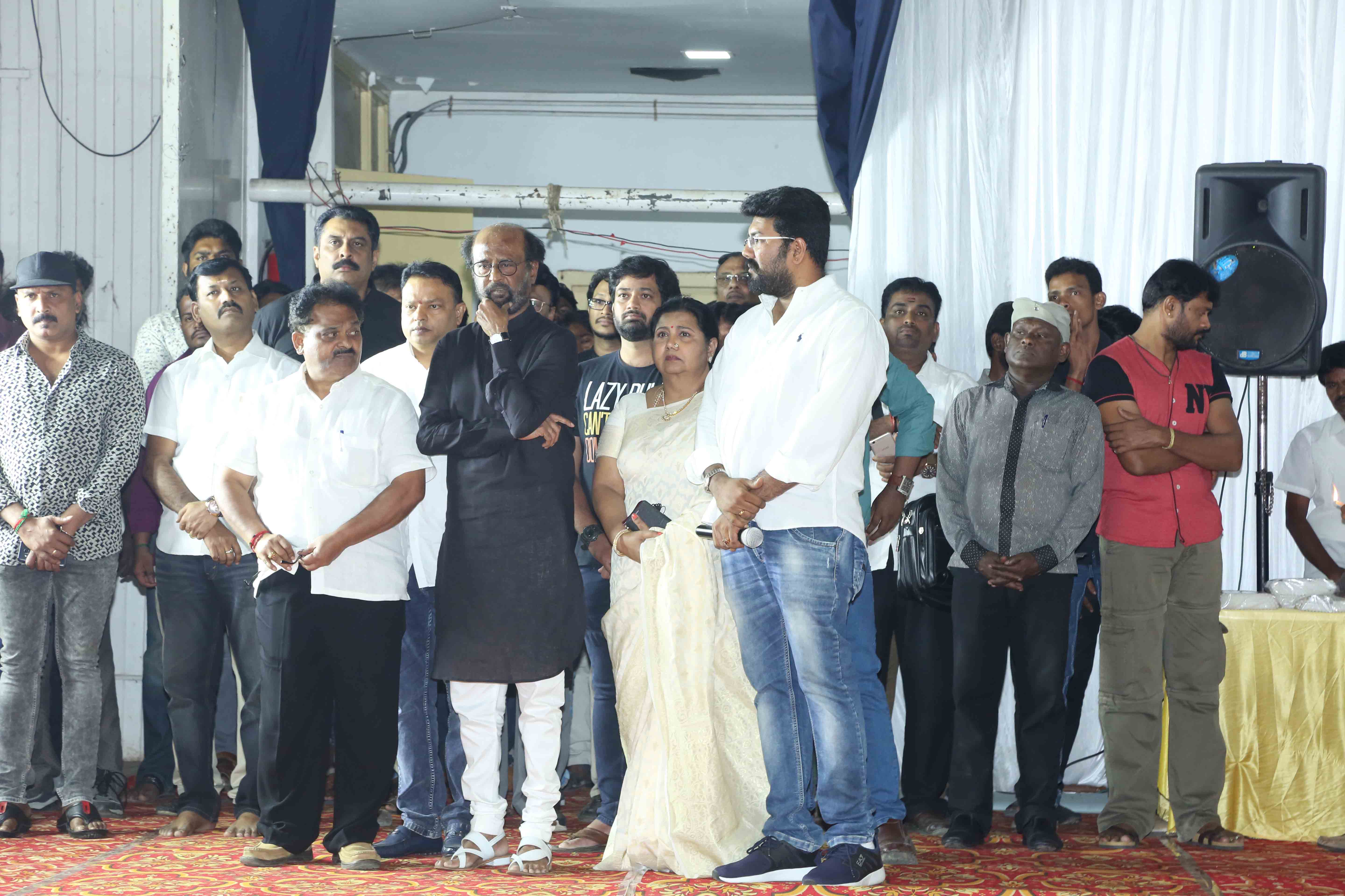 கருணாநிதிக்கு அஞ்சலி செலுத்திய தமிழ் சினிமாத்துறையினர்..! கருணாநிதிக்கு அஞ்சலி செலுத்திய தமிழ் சினிமாத்துறையினர்..!