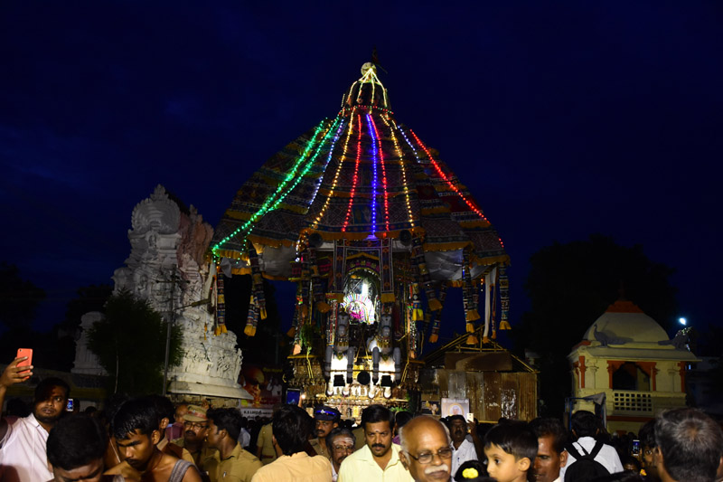 திருவாரூர் தியாகராஜர் கோயில் கமலாம்பாள் சுவாமி ஆடிப்பூரம் தேரோட்டம் படங்கள்: ர.கண்ணன் திருவாரூர் தியாகராஜர் கோயில் கமலாம்பாள் சுவாமி ஆடிப்பூரம் தேரோட்டம் படங்கள்: ர.கண்ணன்