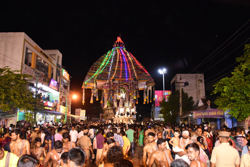 திருவாரூர் தியாகராஜர் கோயில் கமலாம்பாள் சுவாமி ஆடிப்பூரம் தேரோட்டம் படங்கள்: ர.கண்ணன் திருவாரூர் தியாகராஜர் கோயில் கமலாம்பாள் சுவாமி ஆடிப்பூரம் தேரோட்டம் படங்கள்: ர.கண்ணன்