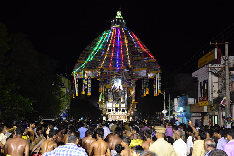 திருவாரூர் தியாகராஜர் கோயில் கமலாம்பாள் சுவாமி ஆடிப்பூரம் தேரோட்டம் படங்கள்: ர.கண்ணன் திருவாரூர் தியாகராஜர் கோயில் கமலாம்பாள் சுவாமி ஆடிப்பூரம் தேரோட்டம் படங்கள்: ர.கண்ணன்