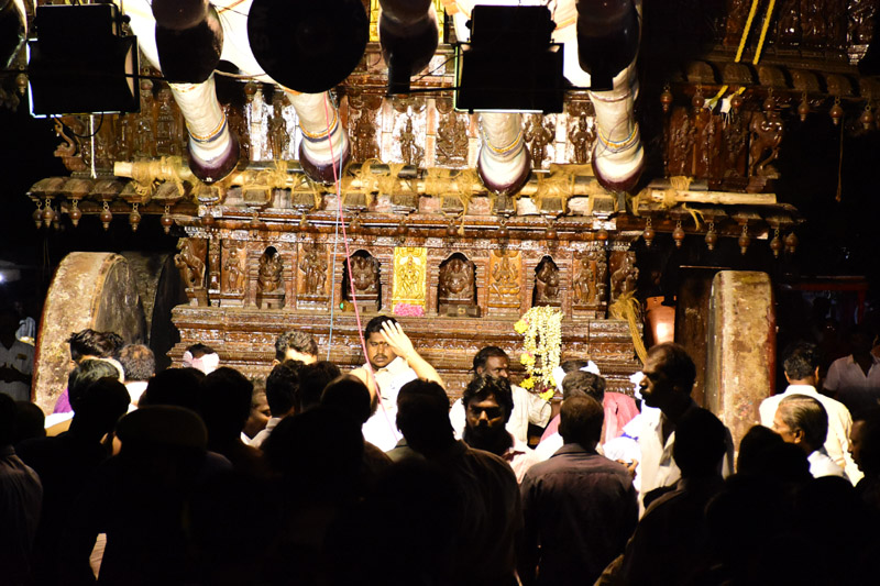 திருவாரூர் தியாகராஜர் கோயில் கமலாம்பாள் சுவாமி ஆடிப்பூரம் தேரோட்டம் படங்கள்: ர.கண்ணன் திருவாரூர் தியாகராஜர் கோயில் கமலாம்பாள் சுவாமி ஆடிப்பூரம் தேரோட்டம் படங்கள்: ர.கண்ணன்