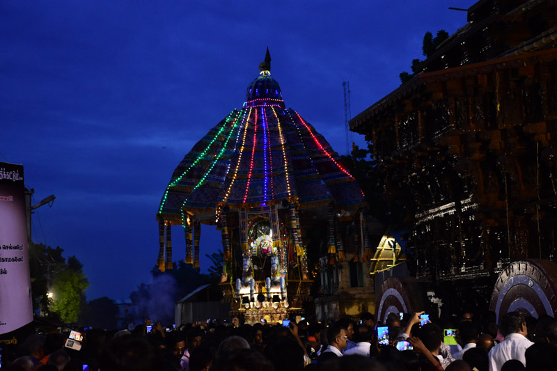 திருவாரூர் தியாகராஜர் கோயில் கமலாம்பாள் சுவாமி ஆடிப்பூரம் தேரோட்டம் படங்கள்: ர.கண்ணன் திருவாரூர் தியாகராஜர் கோயில் கமலாம்பாள் சுவாமி ஆடிப்பூரம் தேரோட்டம் படங்கள்: ர.கண்ணன்