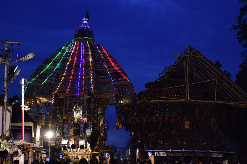 திருவாரூர் தியாகராஜர் கோயில் கமலாம்பாள் சுவாமி ஆடிப்பூரம் தேரோட்டம் படங்கள்: ர.கண்ணன் திருவாரூர் தியாகராஜர் கோயில் கமலாம்பாள் சுவாமி ஆடிப்பூரம் தேரோட்டம் படங்கள்: ர.கண்ணன்