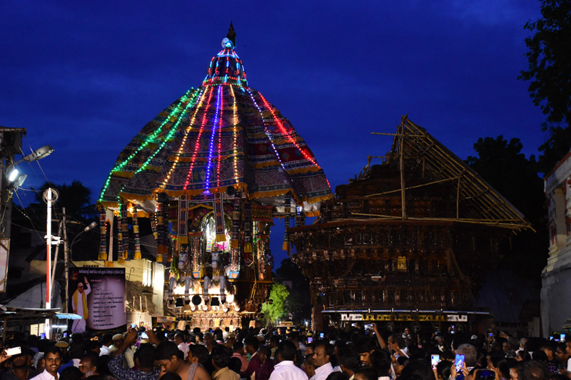 திருவாரூர் தியாகராஜர் கோயில் கமலாம்பாள் சுவாமி ஆடிப்பூரம் தேரோட்டம் படங்கள்: ர.கண்ணன் திருவாரூர் தியாகராஜர் கோயில் கமலாம்பாள் சுவாமி ஆடிப்பூரம் தேரோட்டம் படங்கள்: ர.கண்ணன்
