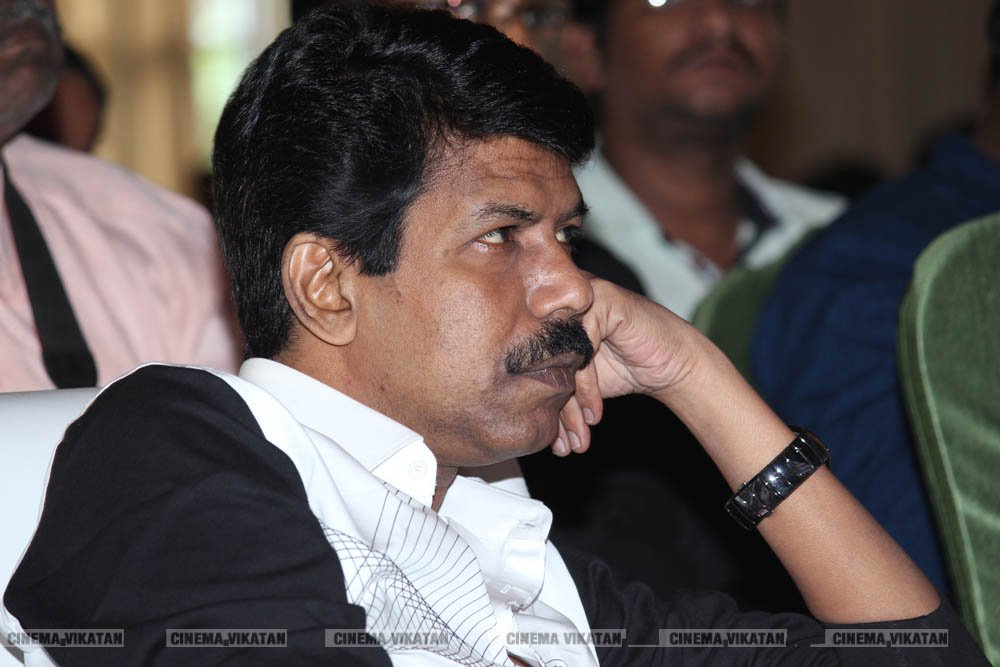 துருவ் விக்ரமின் பிறந்தநாள் கொண்டாட்டத்தோடு துவங்கிய ’வர்மா’ பட விழா..! - படங்கள்: ஆ.வள்ளி செளத்திரி துருவ் விக்ரமின் பிறந்தநாள் கொண்டாட்டத்தோடு துவங்கிய ’வர்மா’ பட விழா..! - படங்கள்: ஆ.வள்ளி செளத்திரி