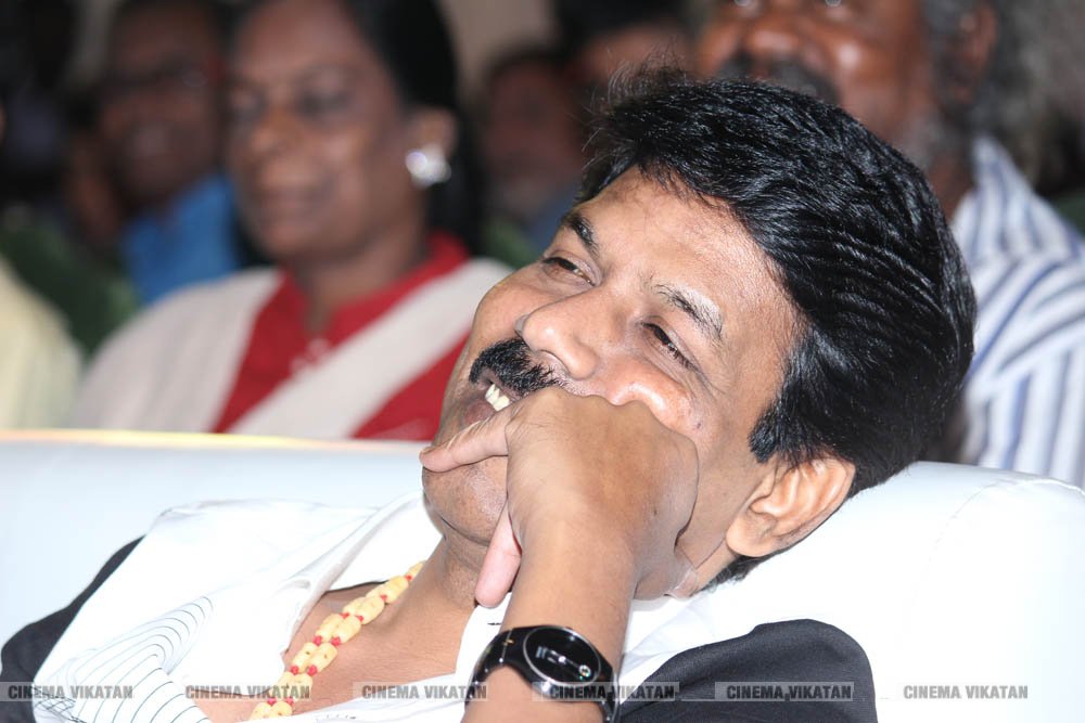 துருவ் விக்ரமின் பிறந்தநாள் கொண்டாட்டத்தோடு துவங்கிய ’வர்மா’ பட விழா..! - படங்கள்: ஆ.வள்ளி செளத்திரி துருவ் விக்ரமின் பிறந்தநாள் கொண்டாட்டத்தோடு துவங்கிய ’வர்மா’ பட விழா..! - படங்கள்: ஆ.வள்ளி செளத்திரி